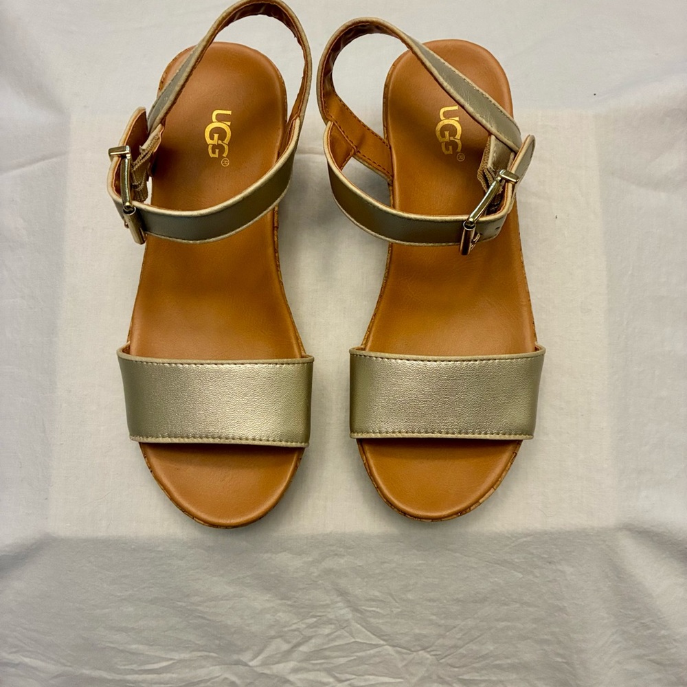 Girl’s UGG Gold and Tan Sandals for Casual Elegance Size 2